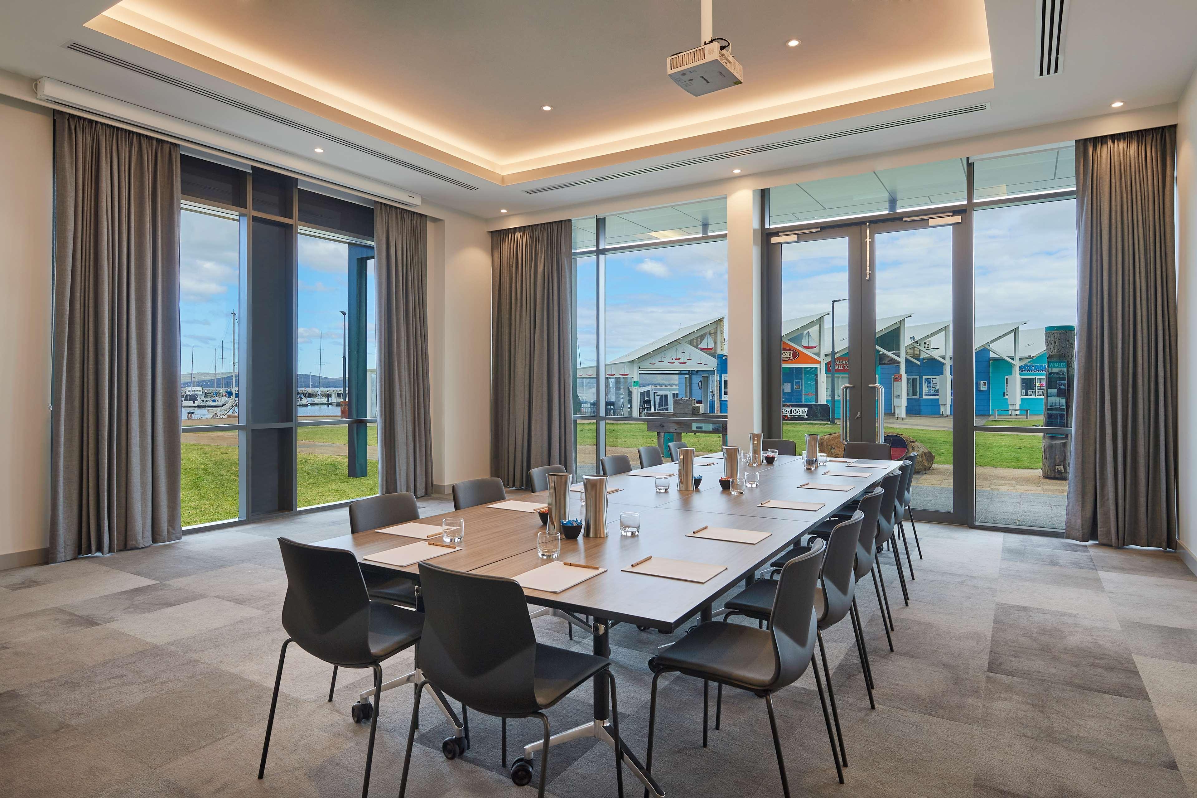 Hilton Garden Inn Albany, Wa Экстерьер фото